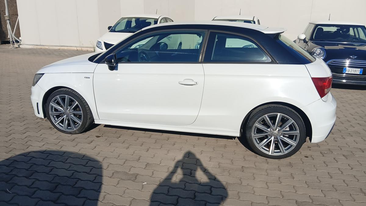 Audi A1 1.6 TDI 90CV SLINE 3P
